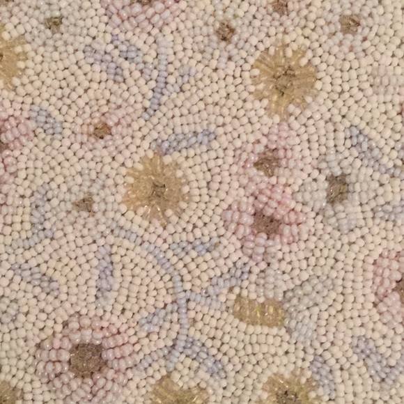 Gorgeous vintage beaded bag -floral pattern - Picture 3 of 8